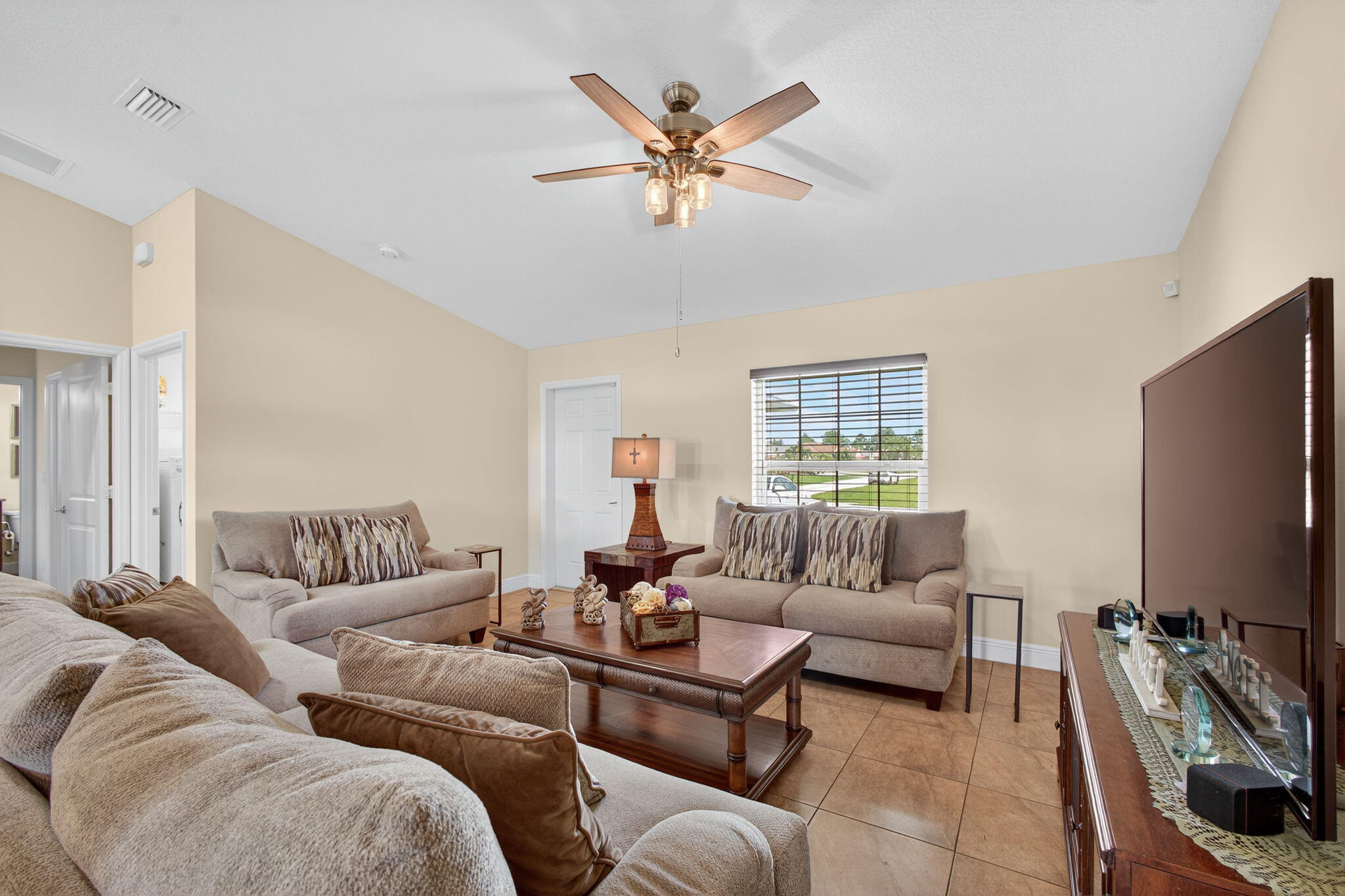 2614 Southwest Fairgreen Road Port St. Lucie, FL 34987 - Photo 6 of 37 27-web-or-mls-027_5P1A2428