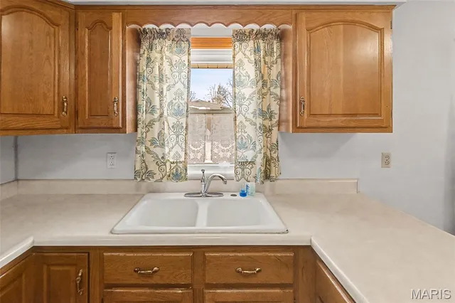 $219,900 | 422 East Cherry Street, Columbia, IL 62236