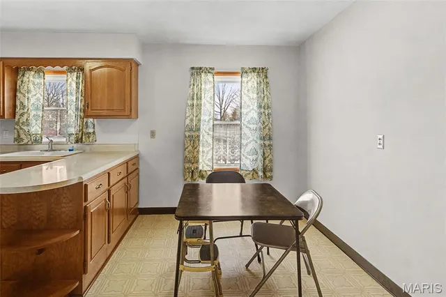 $219,900 | 422 East Cherry Street, Columbia, IL 62236