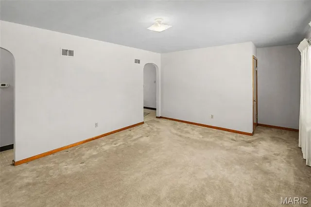 $219,900 | 422 East Cherry Street, Columbia, IL 62236