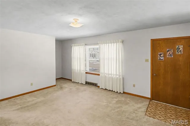 $219,900 | 422 East Cherry Street, Columbia, IL 62236