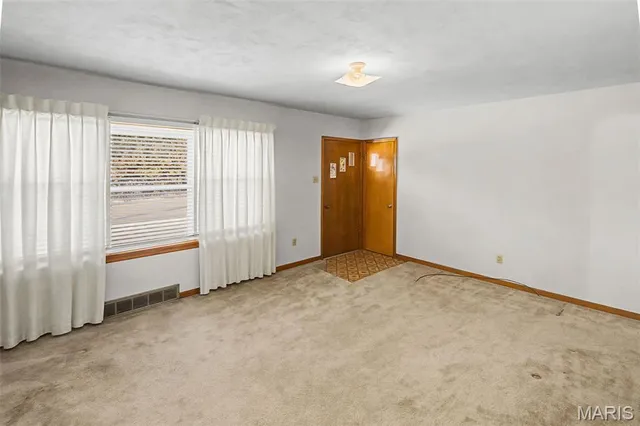 $219,900 | 422 East Cherry Street, Columbia, IL 62236