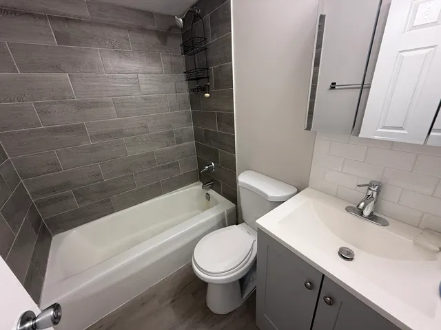 $1,250 | 7300 West North Avenue, Unit 3B, Elmwood Park, IL 60707