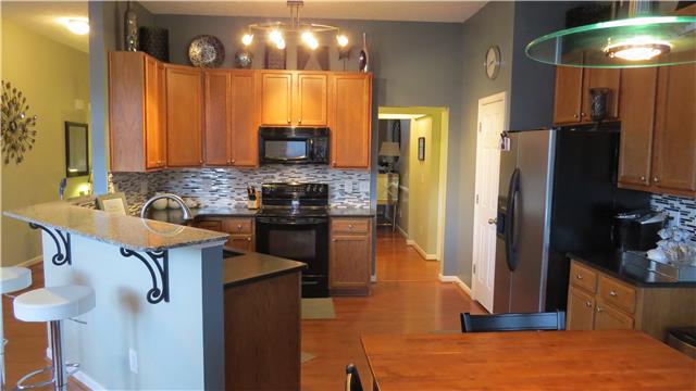 1006 Countess Lane Spring Hill, TN 37174 - Photo 5 of 19 Kitchen with 42 inch cabinets