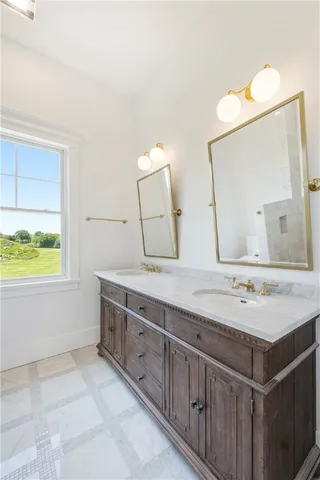 $3,250,000 | 19 East Hills Road, Westerly, RI 02891