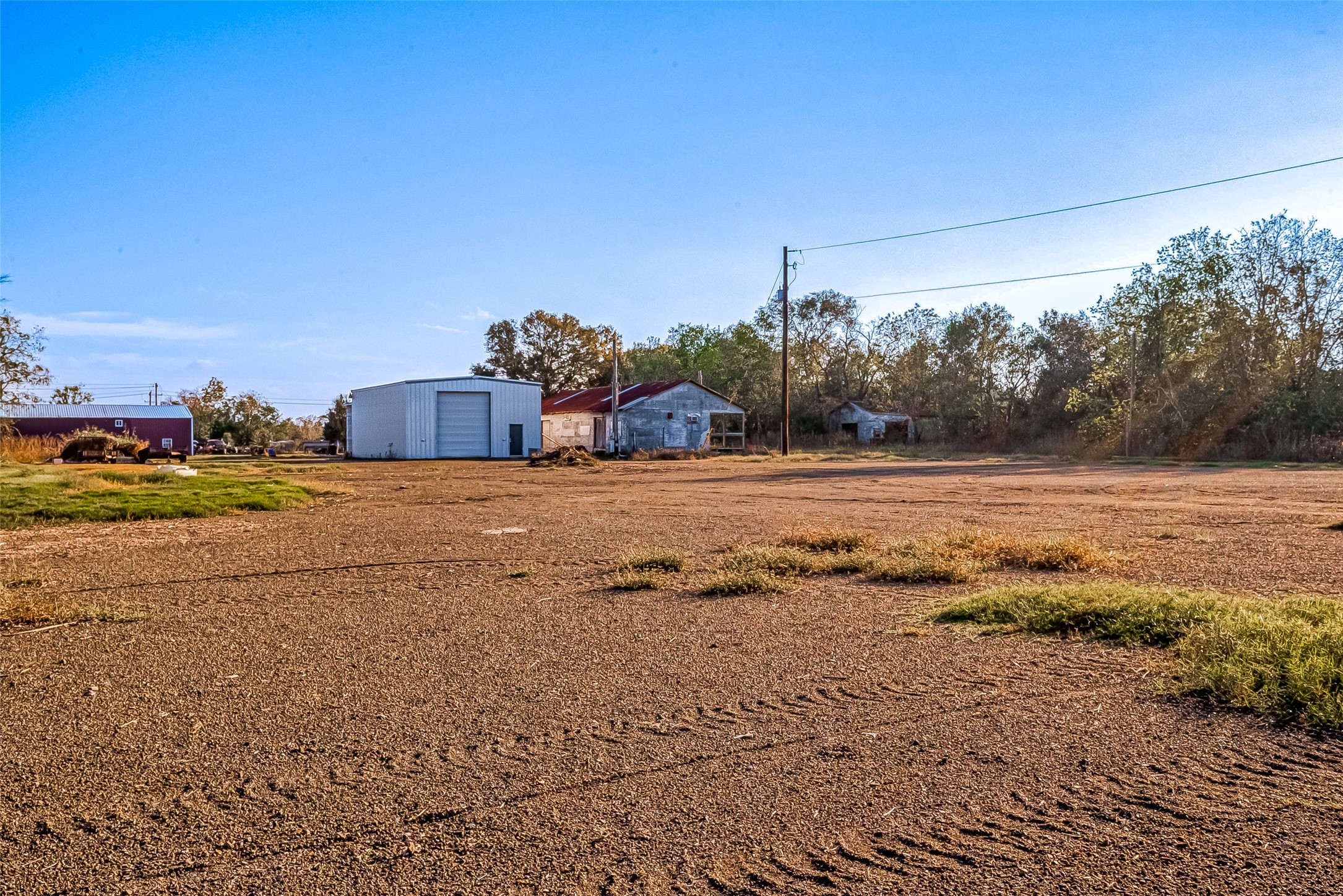 100 Mulcahy Avenue, Unit 264 Damon, TX 77430 - Photo 15 of 30 a view of a town with large trees