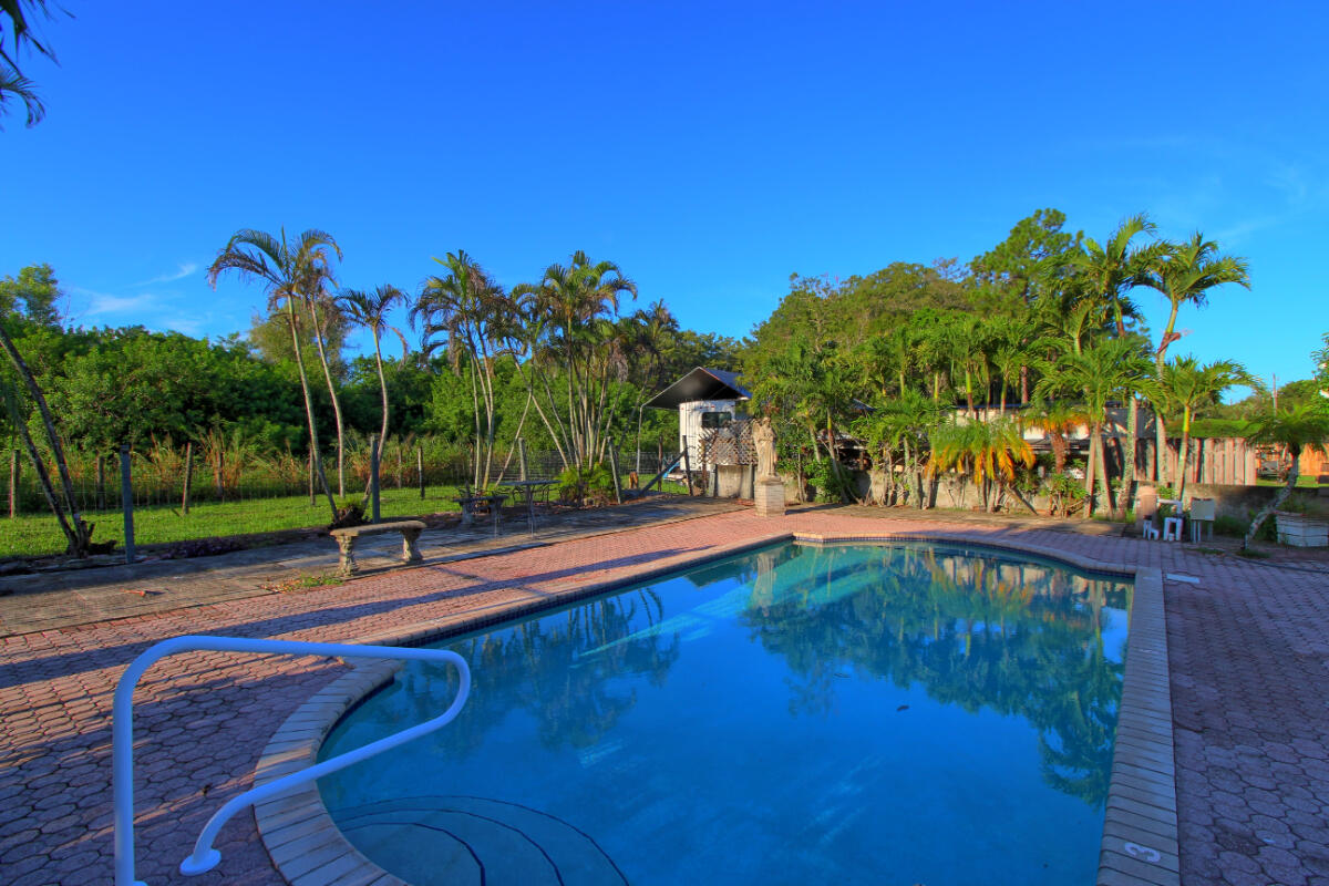 10690 Barn Road Lake Worth, FL 33449 - Photo 32 of 39 IMG_0246_7_8