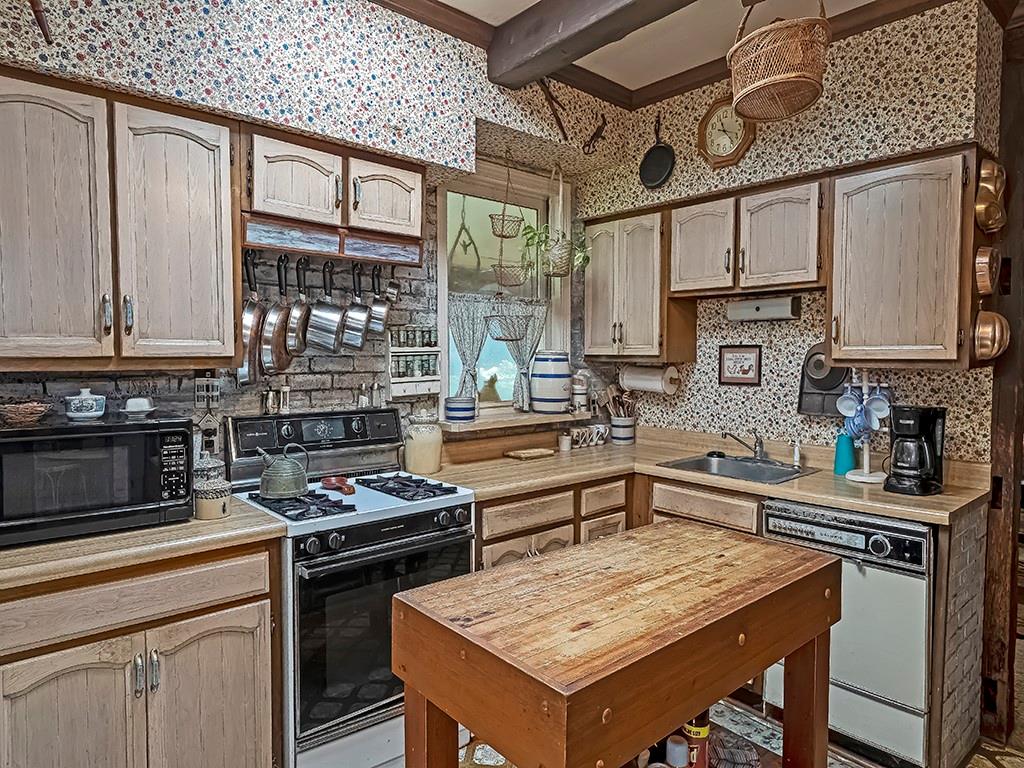 925 Wible Run Road Pittsburgh, PA 15209 - Photo 8 of 24 Gallery Image 8