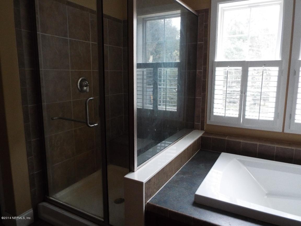 236 Huckleberry Road Hawthorne, FL 32640 - Photo 10 of 17 Master shower Area