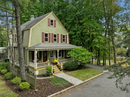 $865,000 | 11 Valley Place, Montclair, NJ 07043