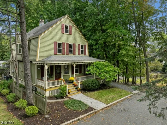 $865,000 | 11 Valley Place, Montclair, NJ 07043