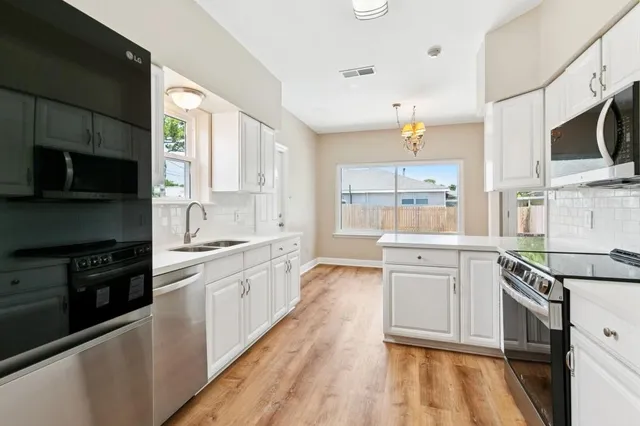 $329,000 | 513 Houma Boulevard, Metairie, LA 70001