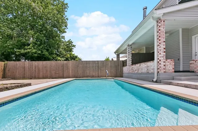 $329,000 | 513 Houma Boulevard, Metairie, LA 70001