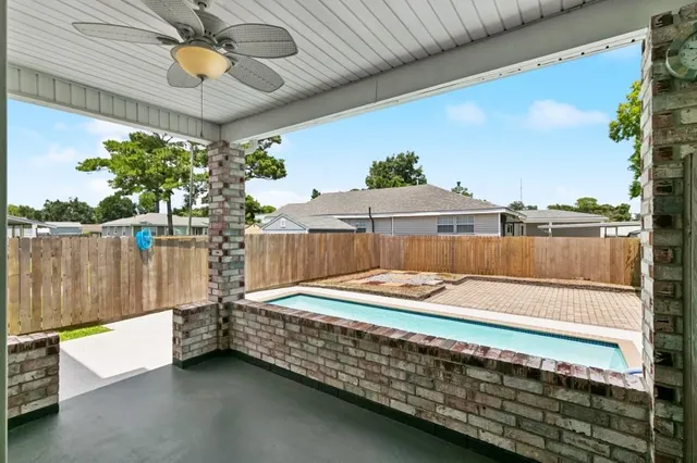 $329,000 | 513 Houma Boulevard, Metairie, LA 70001