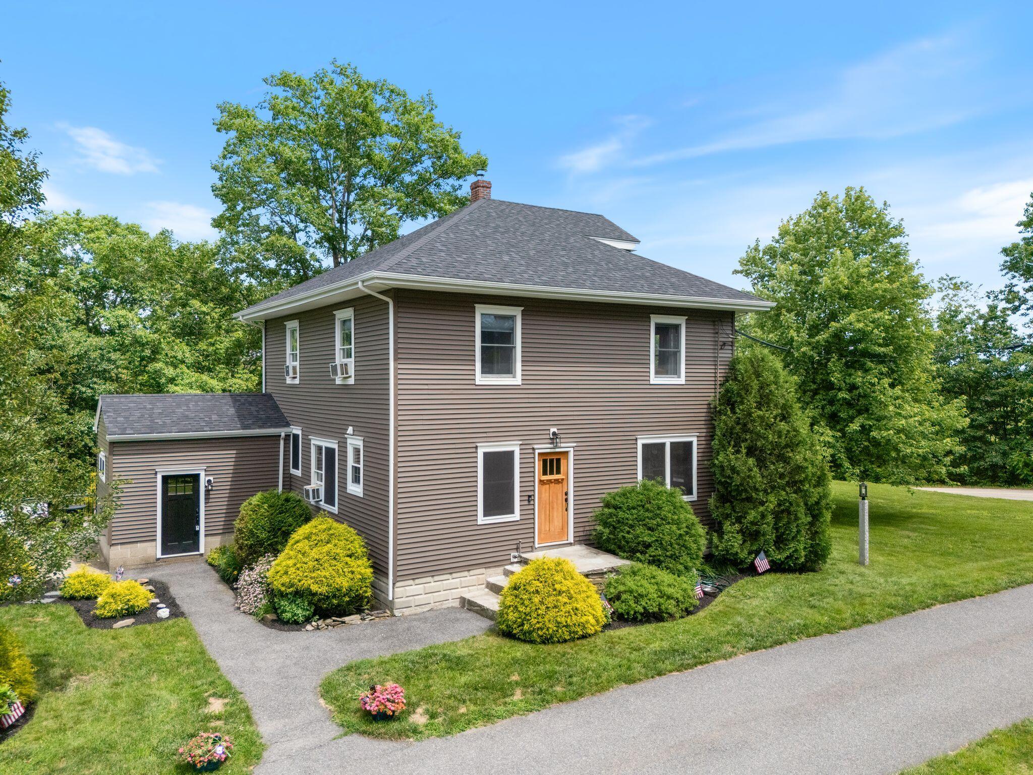 23 Queen Street Gorham, ME 04038 - Photo 2 of 66 23_Queen_St_004