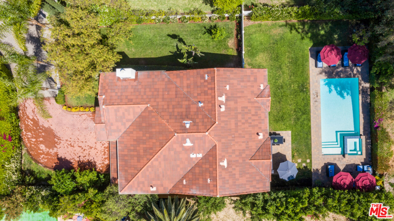 13834 Ordin Ranch Rd Valley Valley Glen, CA 91401 - Photo 35 of 35 an aerial view of a house
