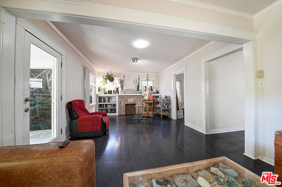 2627 South Cloverdale Avenue Los Angeles, CA 90016 - Photo 12 of 29