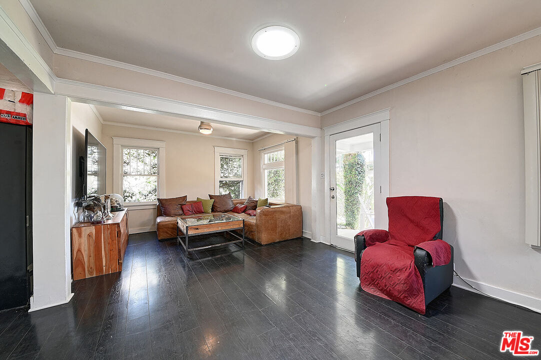 2627 South Cloverdale Avenue Los Angeles, CA 90016 - Photo 16 of 29