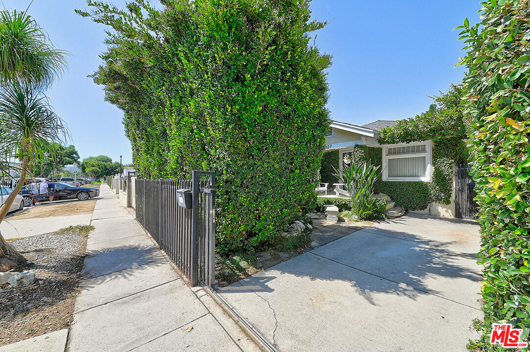 2627 South Cloverdale Avenue Los Angeles, CA 90016 - Photo 29 of 29