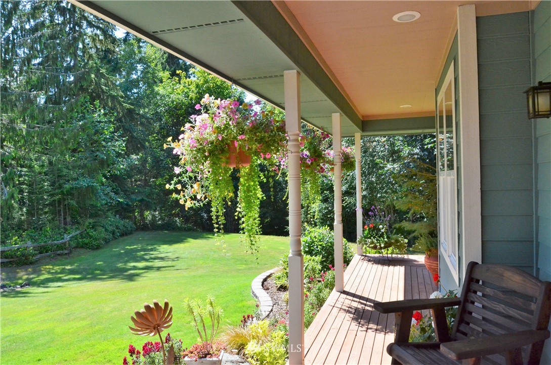 314 Walker Valley Road Port Angeles, WA 98362 - Photo 20 of 25 a view of deck with furniture and garden