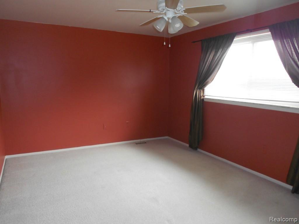 42411 Hanford Road Canton, MI 48187 - Photo 17 of 33 DSCN4570.jpg