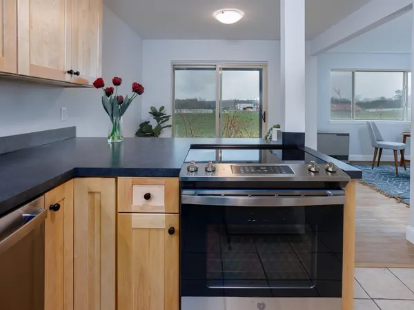 $310,000 | 92 Quarry Hill Road, Unit 11, South Burlington, VT 05403