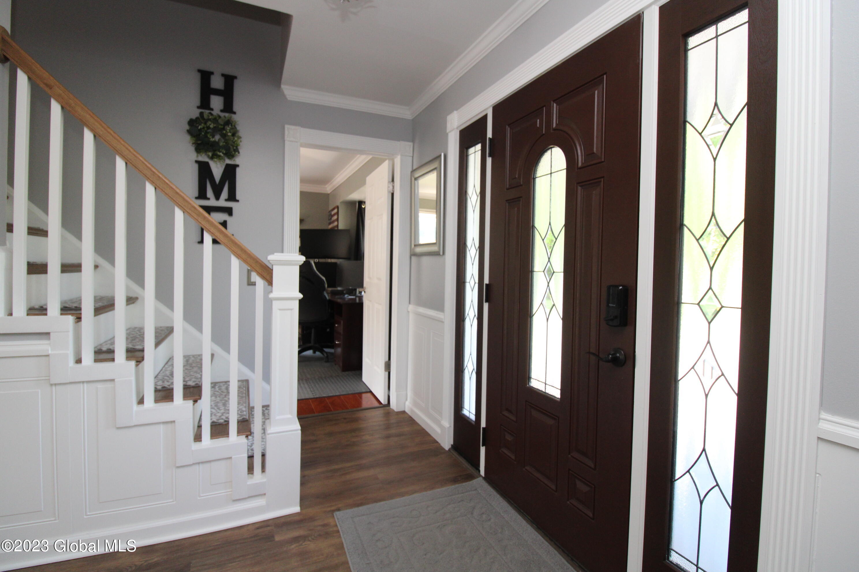 2725 Ridge Road Glenville, NY 12302 - Photo 11 of 73 foyer1