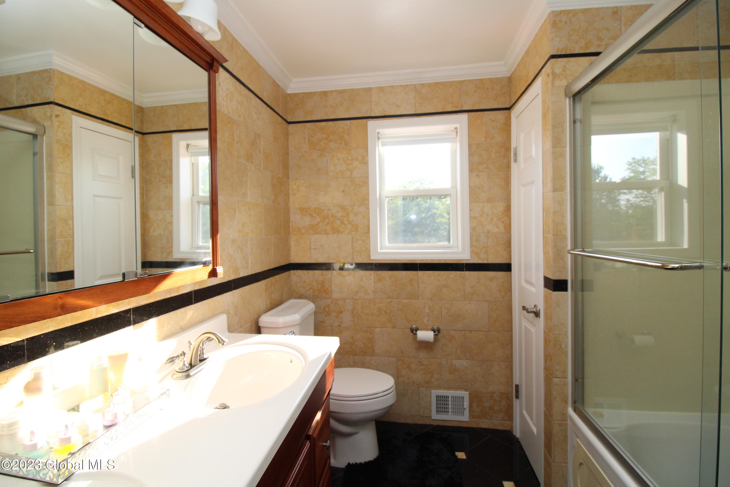 2725 Ridge Road Glenville, NY 12302 - Photo 43 of 73 bathup