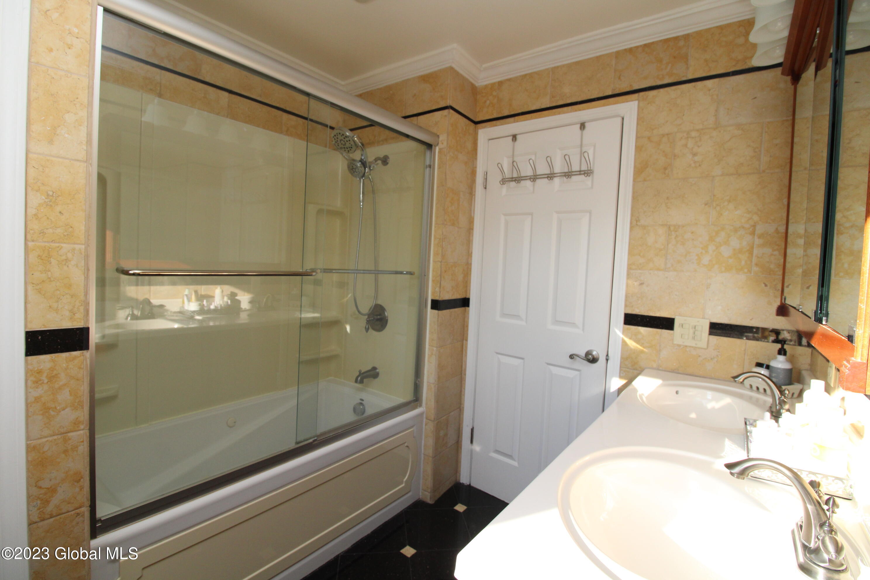 2725 Ridge Road Glenville, NY 12302 - Photo 44 of 73 bathup10