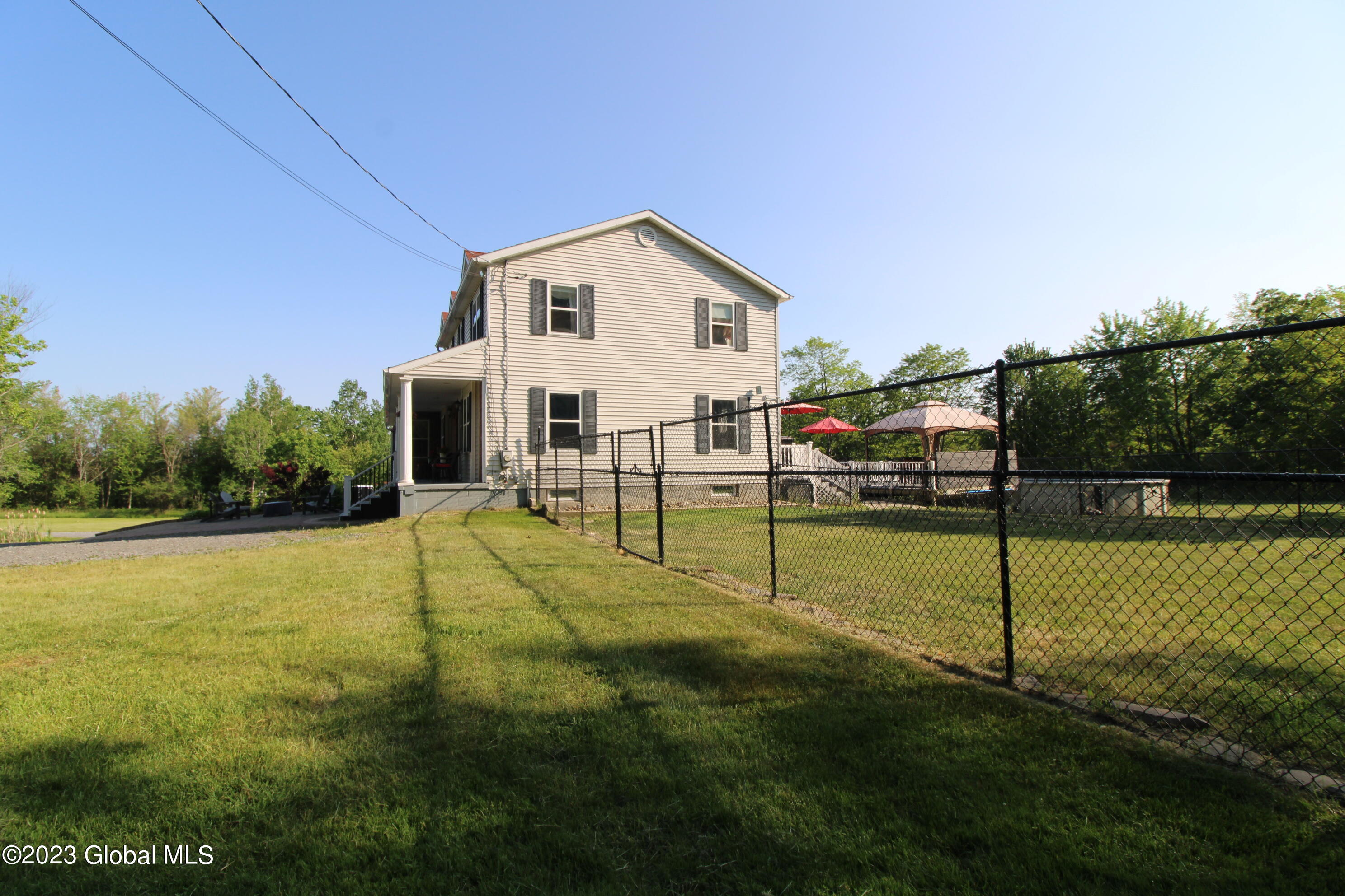 2725 Ridge Road Glenville, NY 12302 - Photo 60 of 73 side dog1