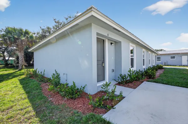 $2,000 | 1115 F Avenue, Unit A, Fort Pierce, FL 34950