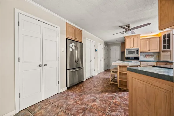 $279,900 | 8519 Fairway Drive, Pineville, LA 71360