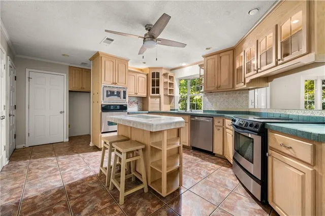 $259,900 | 8519 Fairway Drive, Pineville, LA 71360