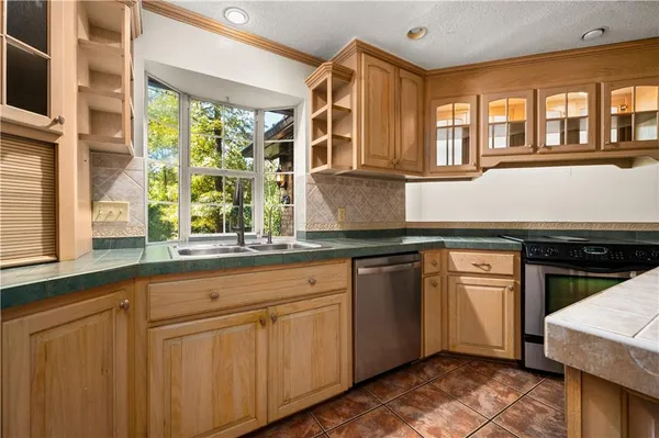 $279,900 | 8519 Fairway Drive, Pineville, LA 71360