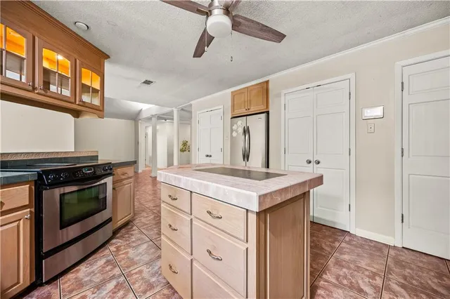 $259,900 | 8519 Fairway Drive, Pineville, LA 71360