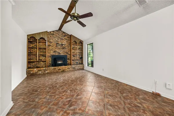 $279,900 | 8519 Fairway Drive, Pineville, LA 71360