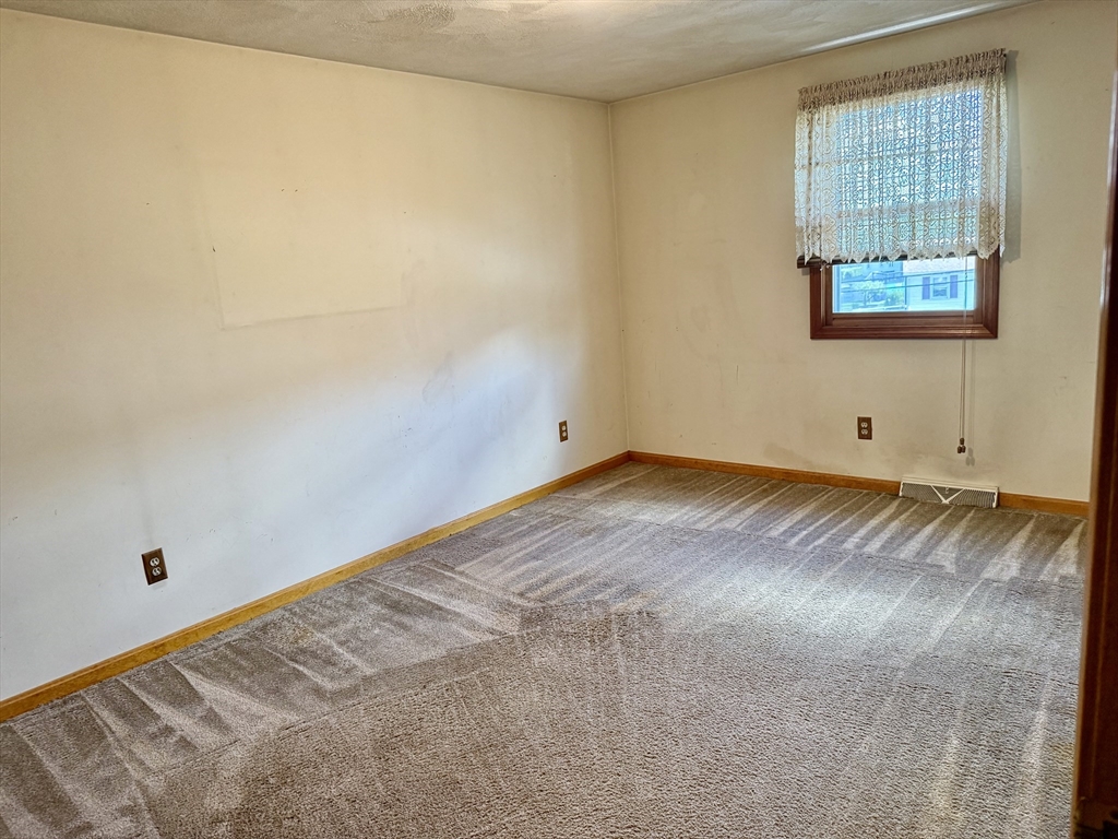 90 Augustus Street Fall River, MA 02721 - Photo 11 of 16