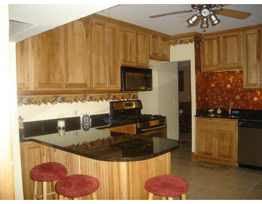 37 Marland Road Worcester, MA 01606 - Photo 3 of 14 Gallery Image 3