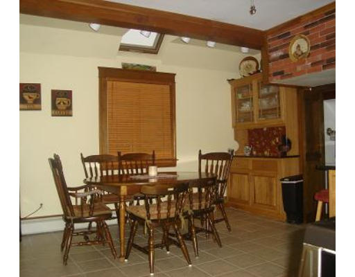 37 Marland Road Worcester, MA 01606 - Photo 4 of 14 Gallery Image 4