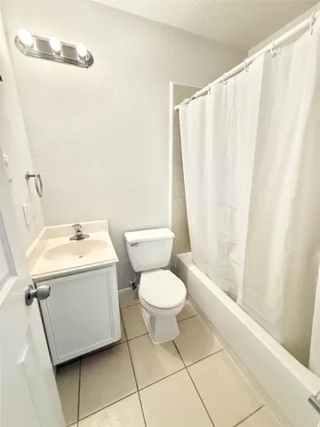 $2,299 | 13126 South Bellaire Estates Drive, Houston, TX 77072