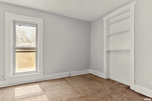 $65,000 | 908 East Behrends Avenue, Peoria, IL 61603