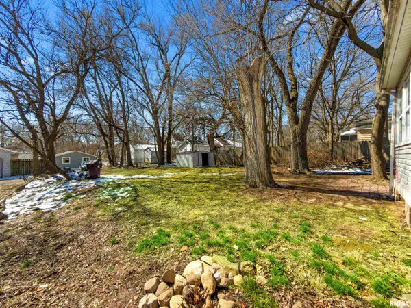 $65,000 | 908 East Behrends Avenue, Peoria, IL 61603