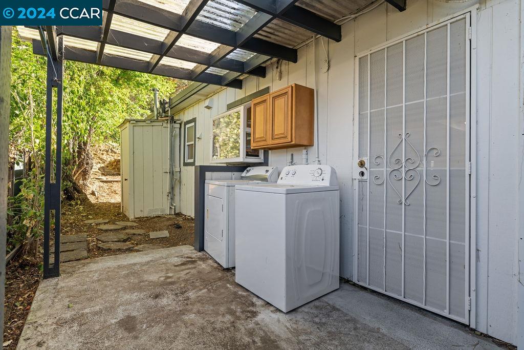 1352 Sunset Loop Lafayette, CA 94549 - Photo 20 of 29 a utility room with dryer and washer