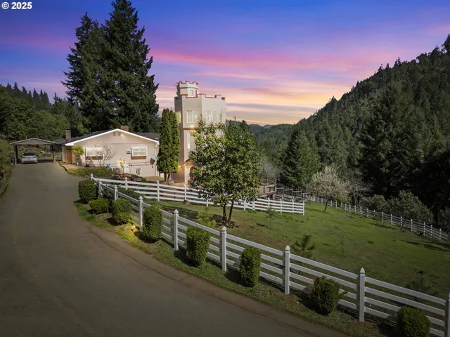 $829,000 | 520 Brimstone Road, Wolf Creek, OR 97497