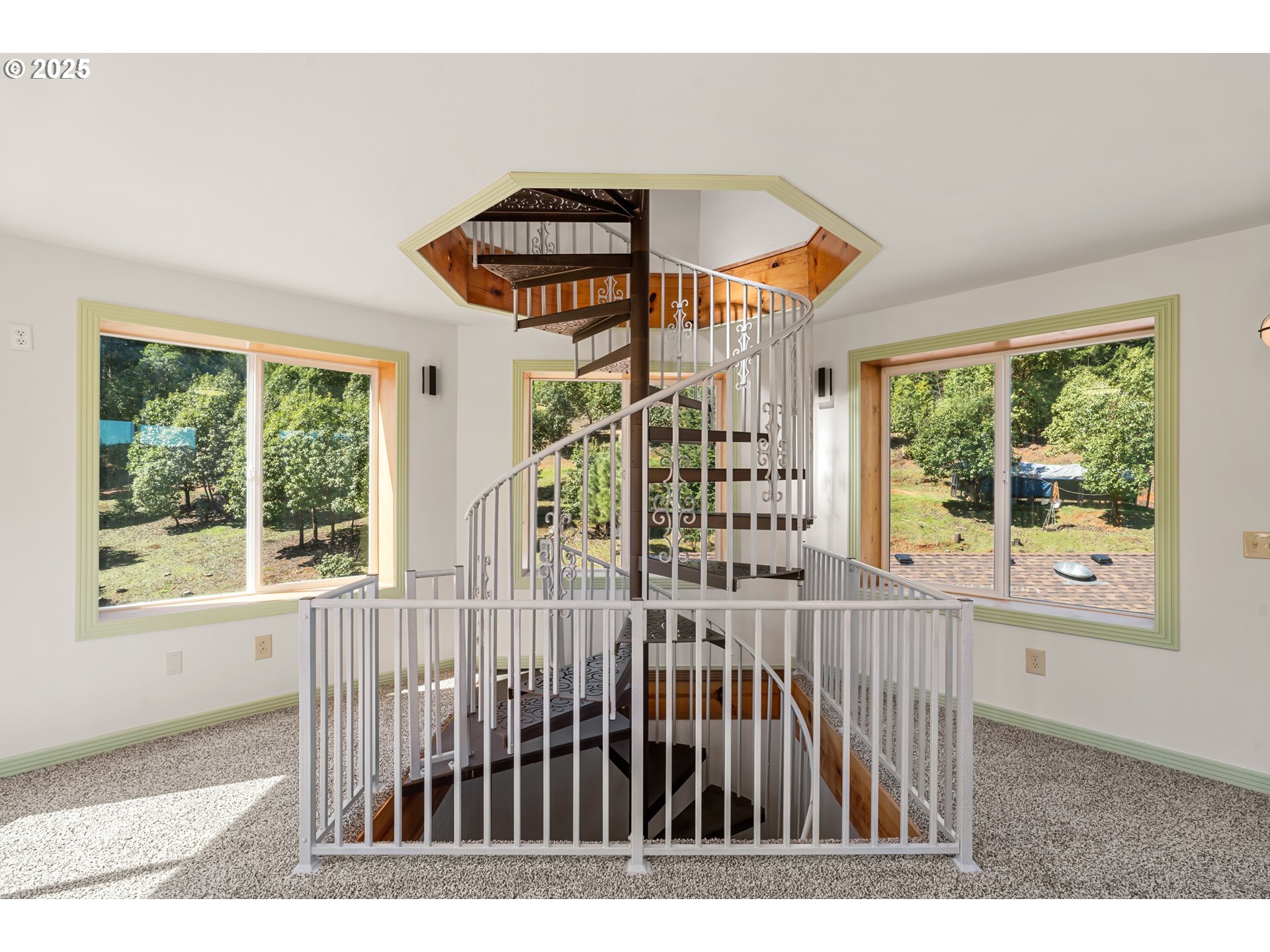 520 Brimstone Road Wolf Creek, OR 97497 - Photo 20 of 41