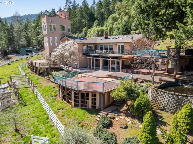 $829,000 | 520 Brimstone Road, Wolf Creek, OR 97497