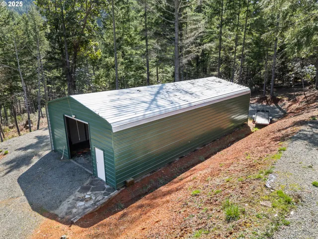 $829,000 | 520 Brimstone Road, Wolf Creek, OR 97497