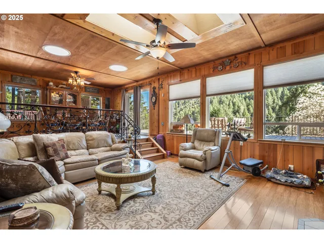 $829,000 | 520 Brimstone Road, Wolf Creek, OR 97497