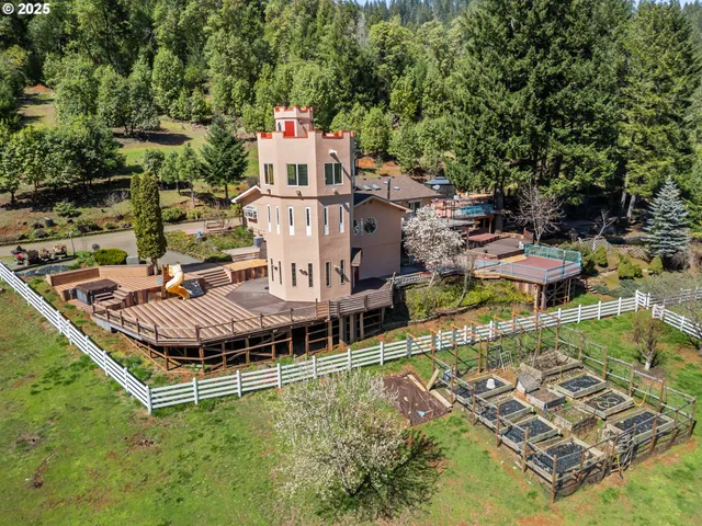$829,000 | 520 Brimstone Road, Wolf Creek, OR 97497
