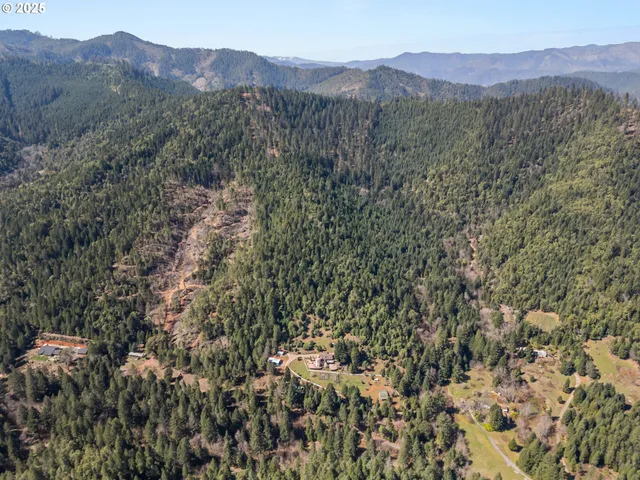 $829,000 | 520 Brimstone Road, Wolf Creek, OR 97497